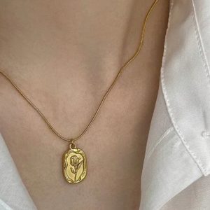 Rose Pendent