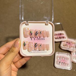 NUDE FLORAL NAIL SET