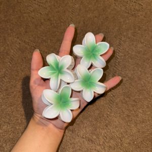 White Flower Claw Clip (medium)