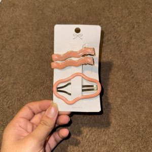 Wavy Pin Card