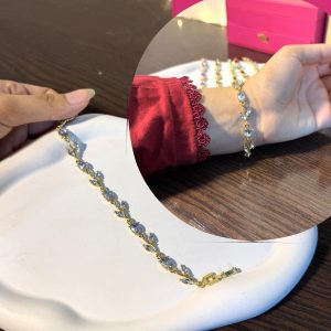 Tulip Bracelet (White)